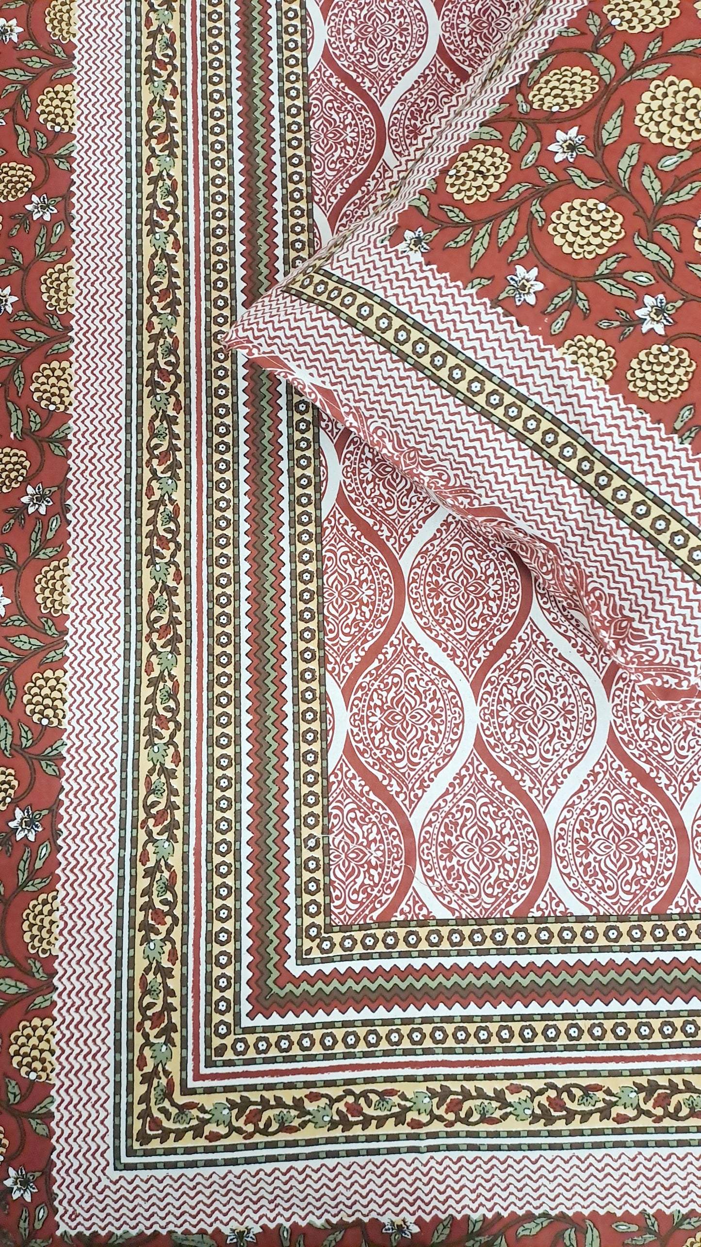 Gul Bagh Wavy Pure Cotton Double Bedsheet - Red