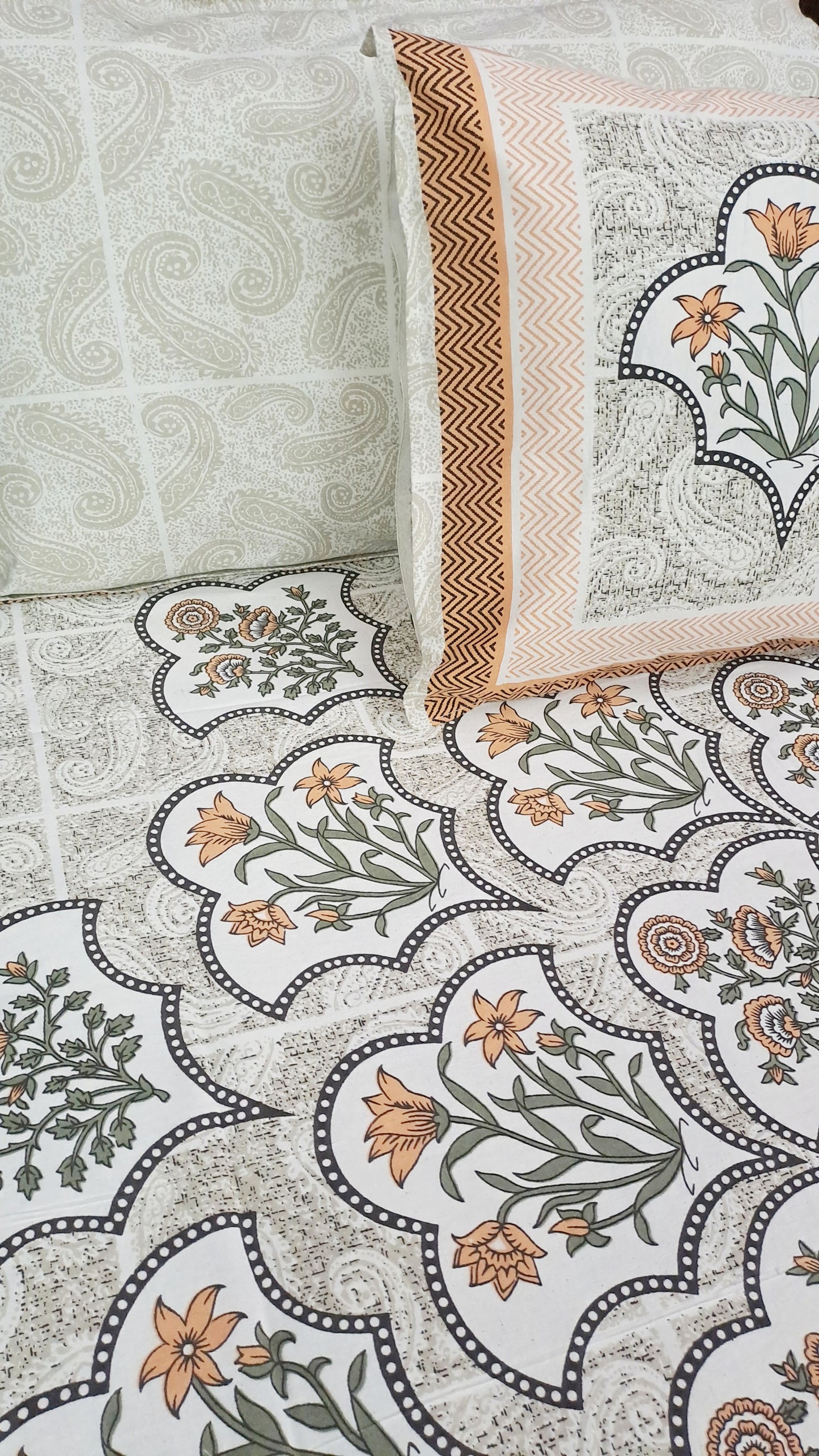 Nargis Pure Cotton Double Bedsheet - Centre design Brown