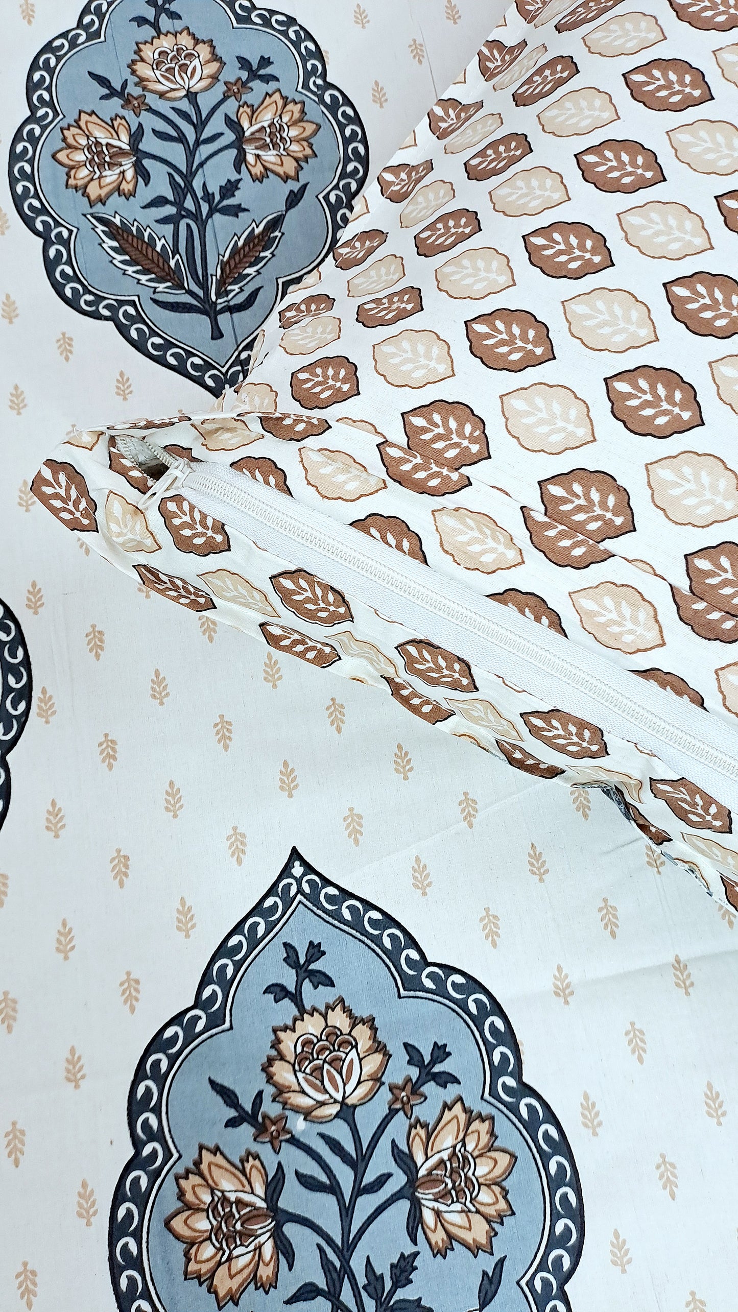 Gulabi Nagri Bootaa Pure Cotton Double Bedsheet - Blue