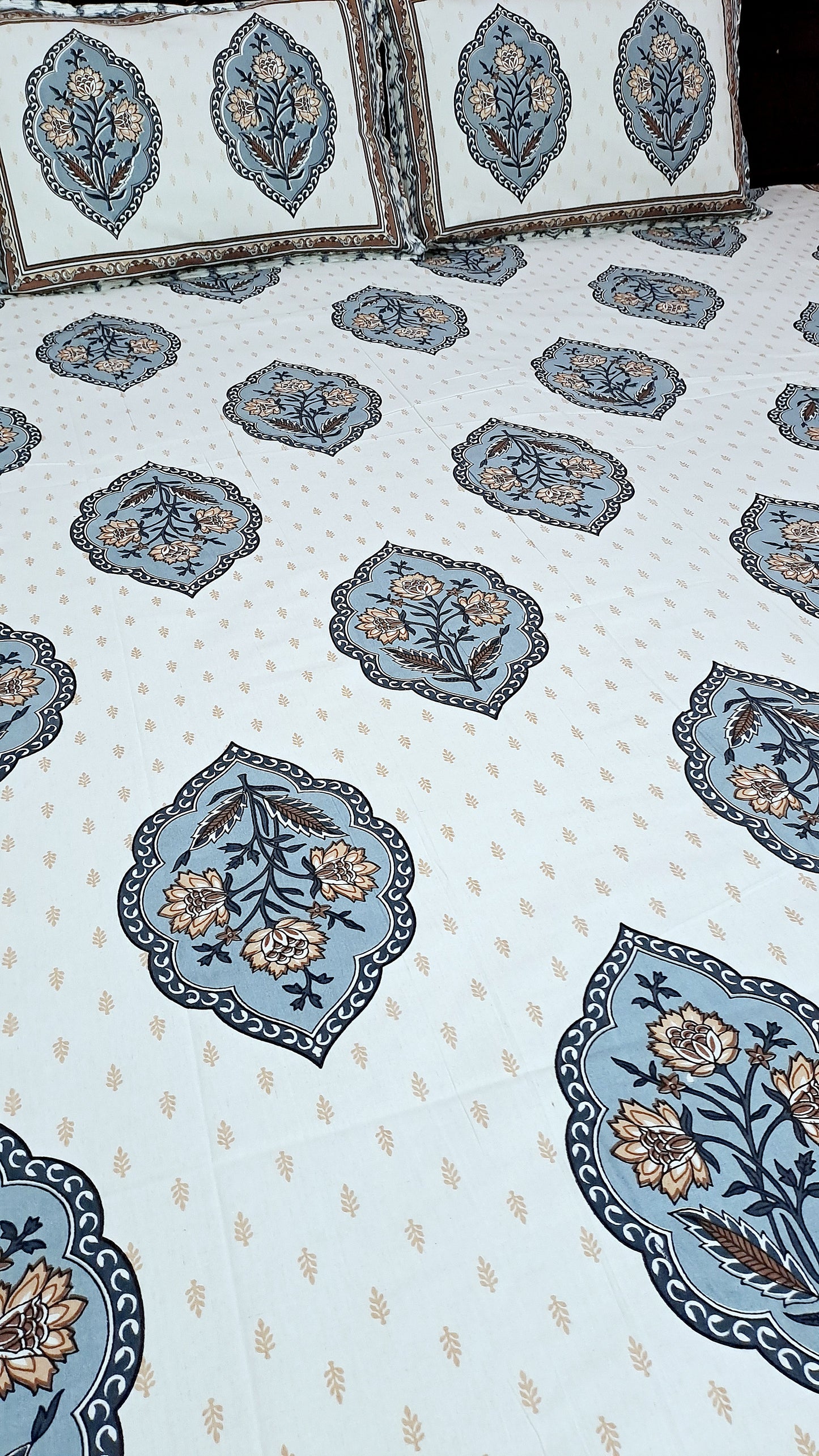 Gulabi Nagri Bootaa Pure Cotton Double Bedsheet - Blue