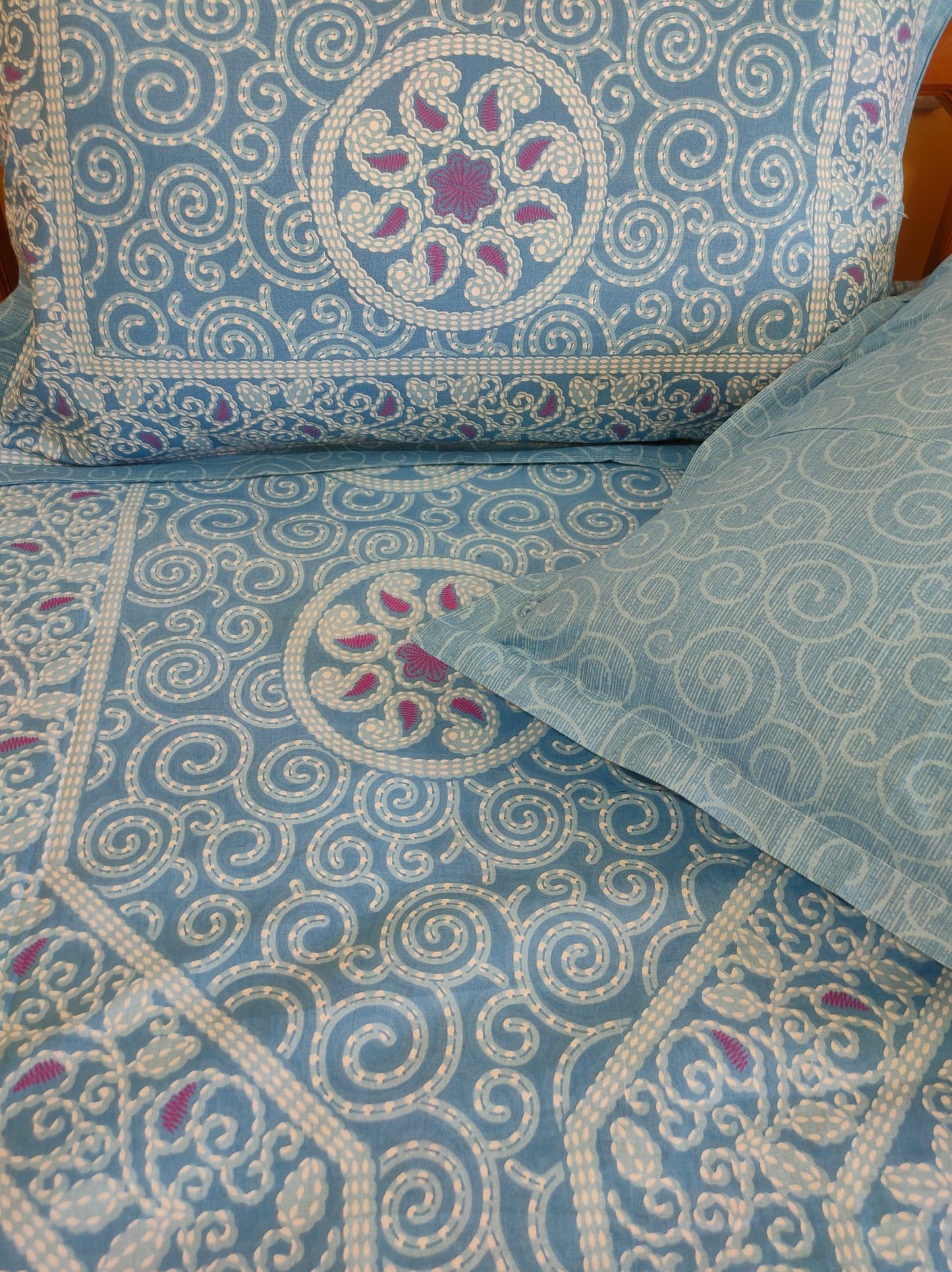 Easy Breeze Pure Cotton Double Bedsheet King Size - Blue and Pink