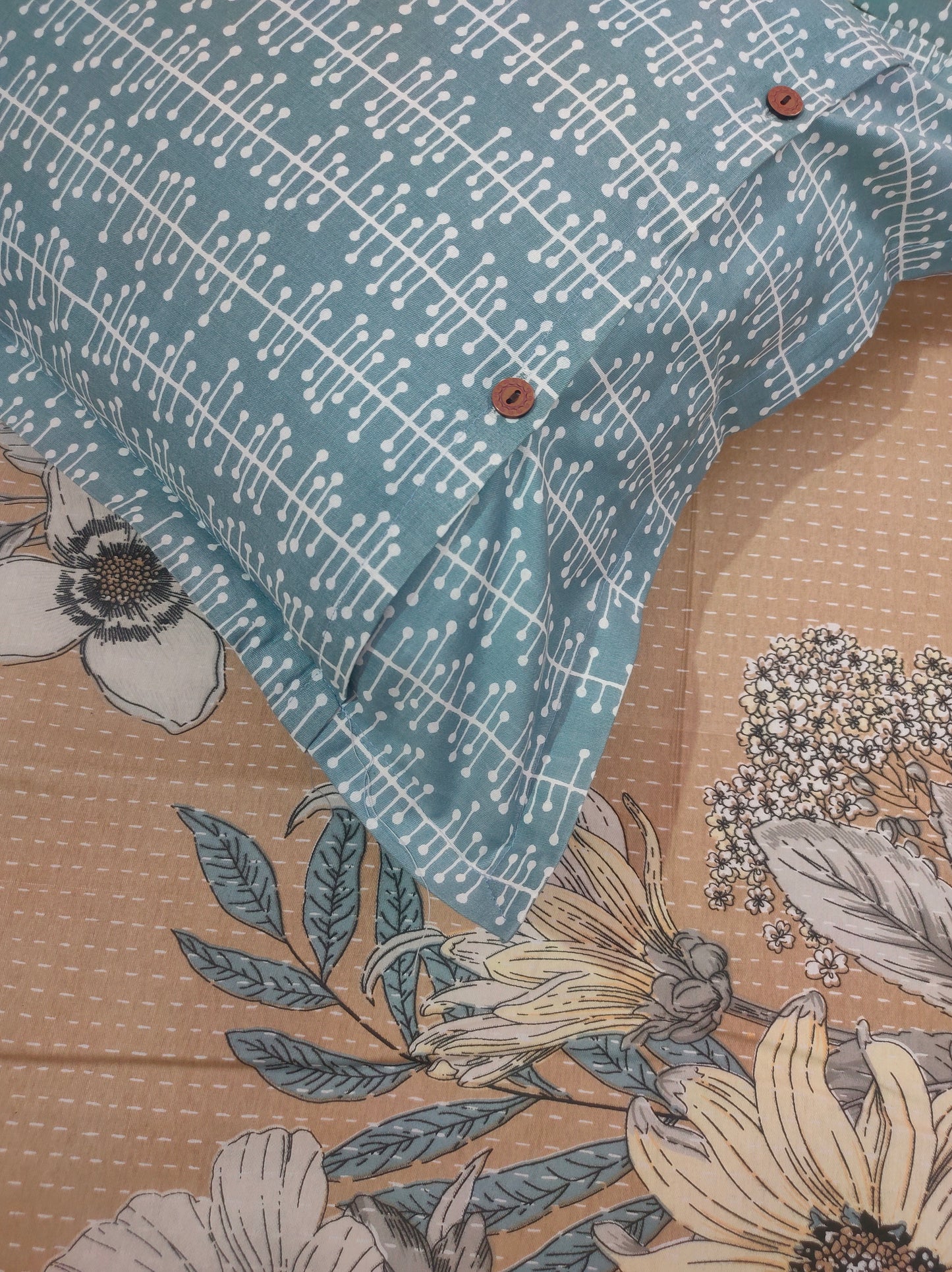 Rich Look Kantha Print Pure Cotton Double Bedsheet - Ivory