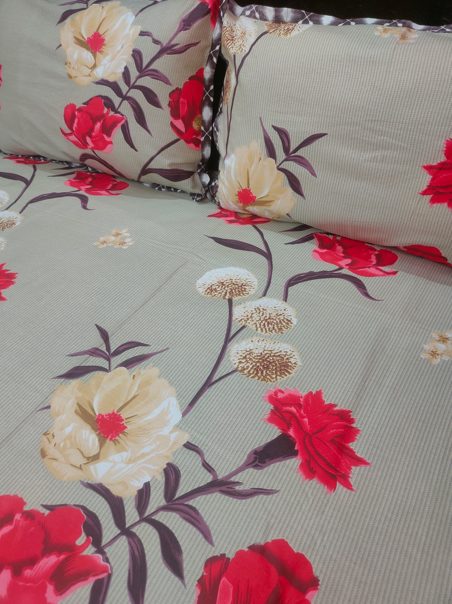 Rich look Floral Cotton Double Bedsheet - Off White