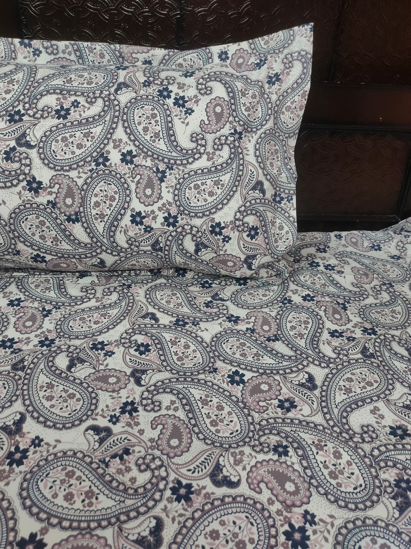 Angel Twill Cotton Paisley Print Single Bedsheet-Brown
