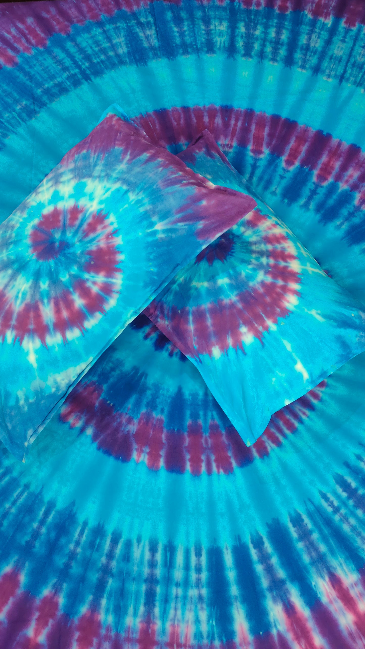 Rangrez Pure Cotton Tie and Dye Double Bedsheet- Swirl - Purple