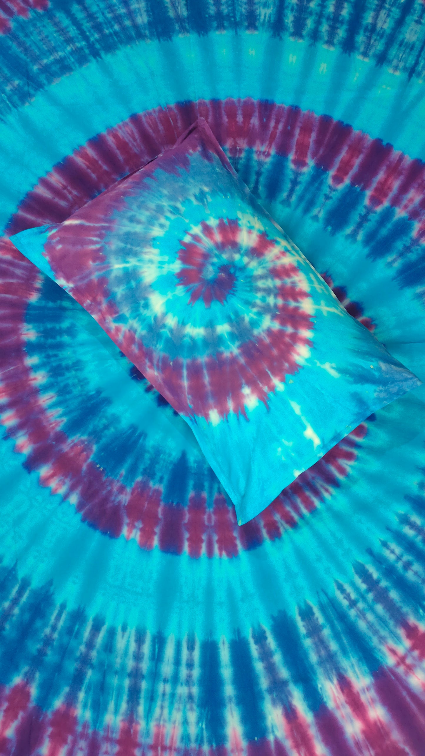 Rangrez Pure Cotton Tie and Dye Double Bedsheet- Swirl - Purple