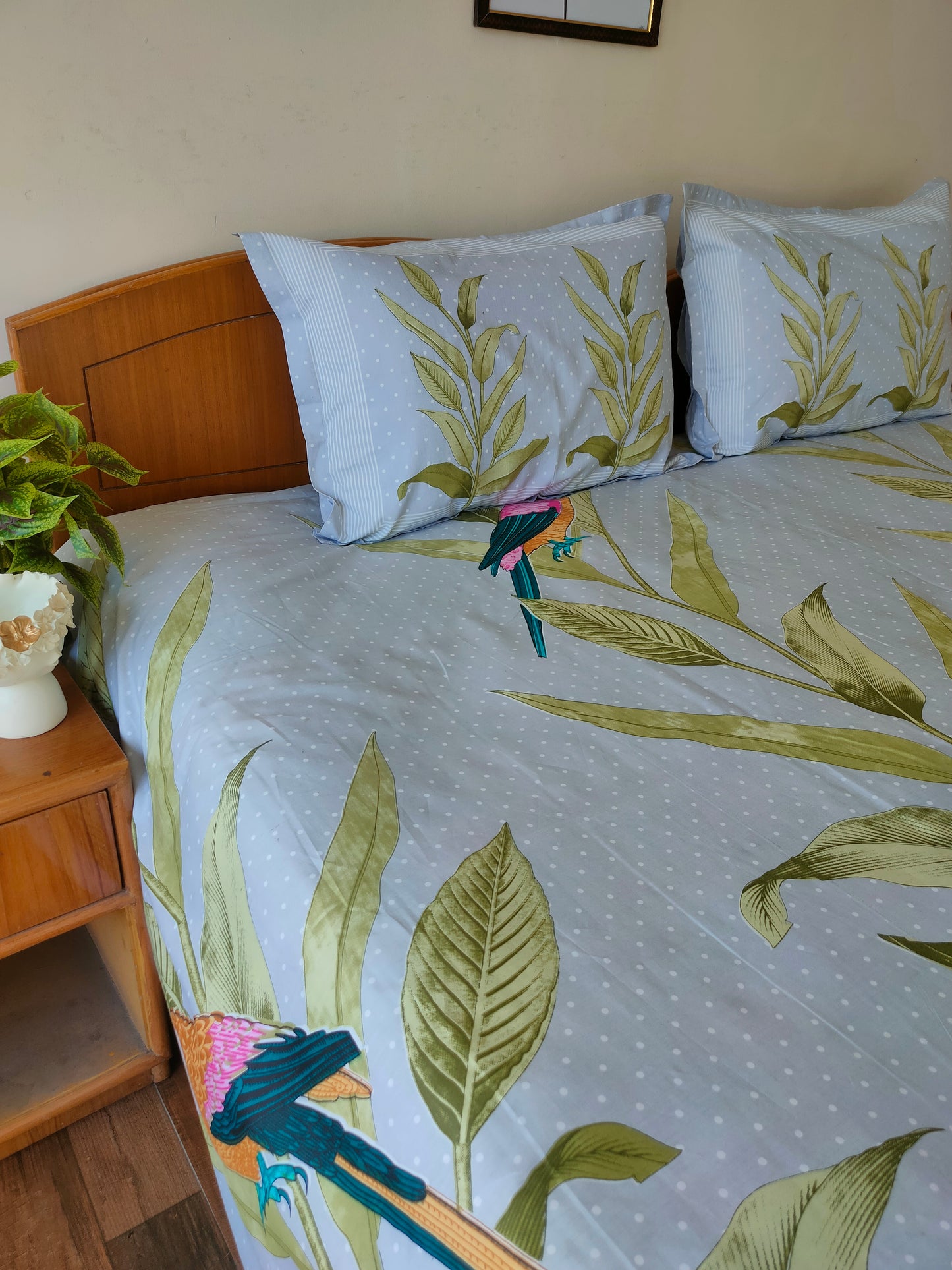 Diana Parakeet 100% Cotton Double Bedsheet King Size - Light Blue