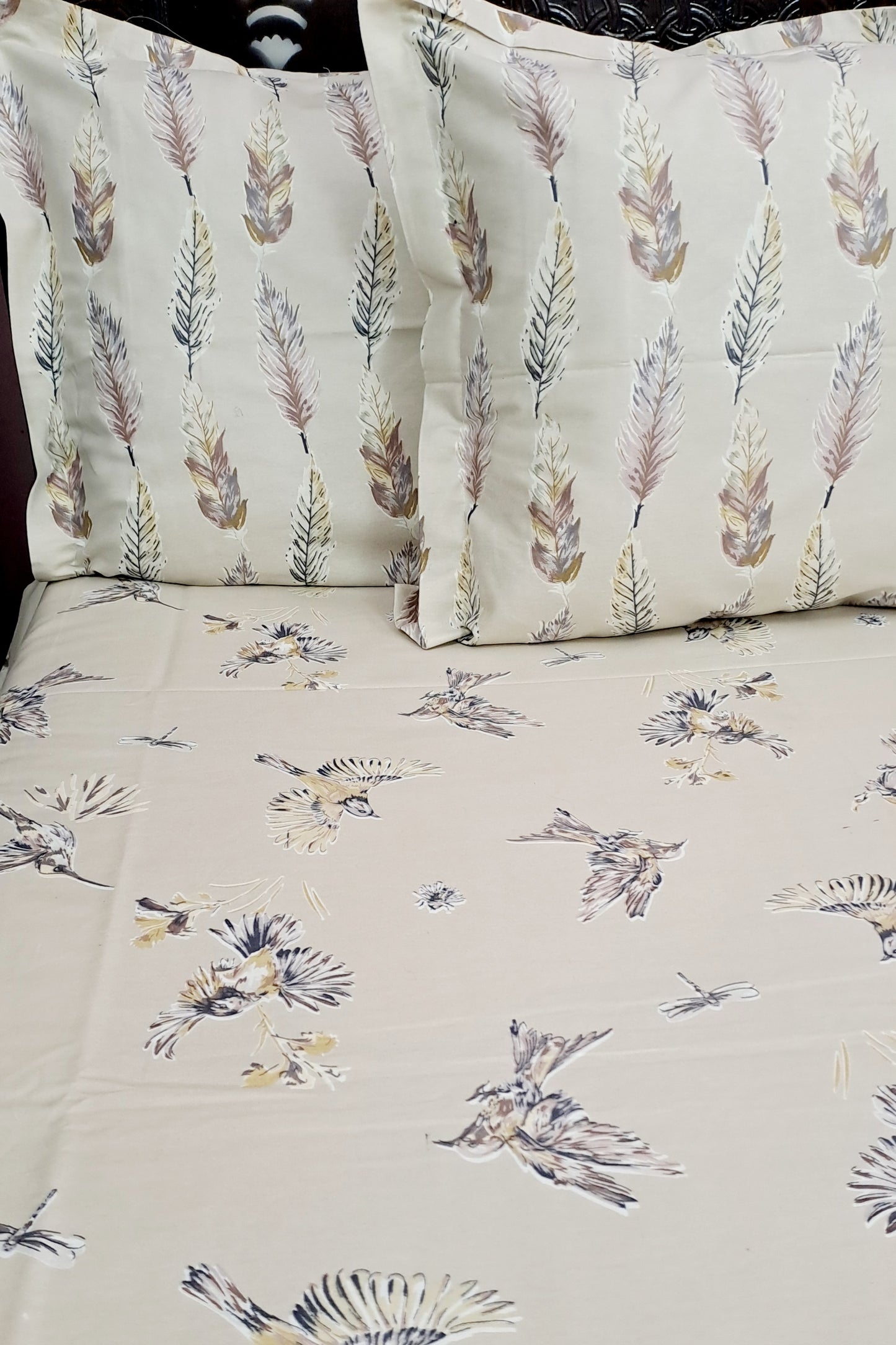 Romeo 100% Cotton Double Bedsheet King Size- Beige Robin