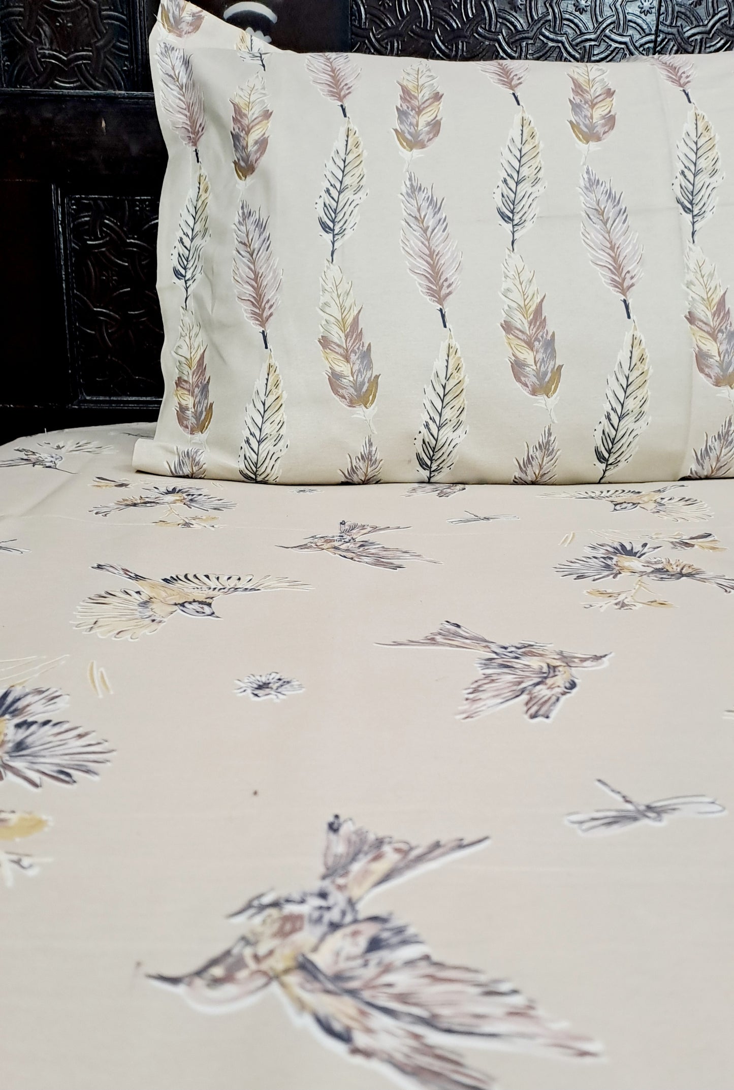 Romeo 100% Cotton Double Bedsheet King Size- Beige Robin