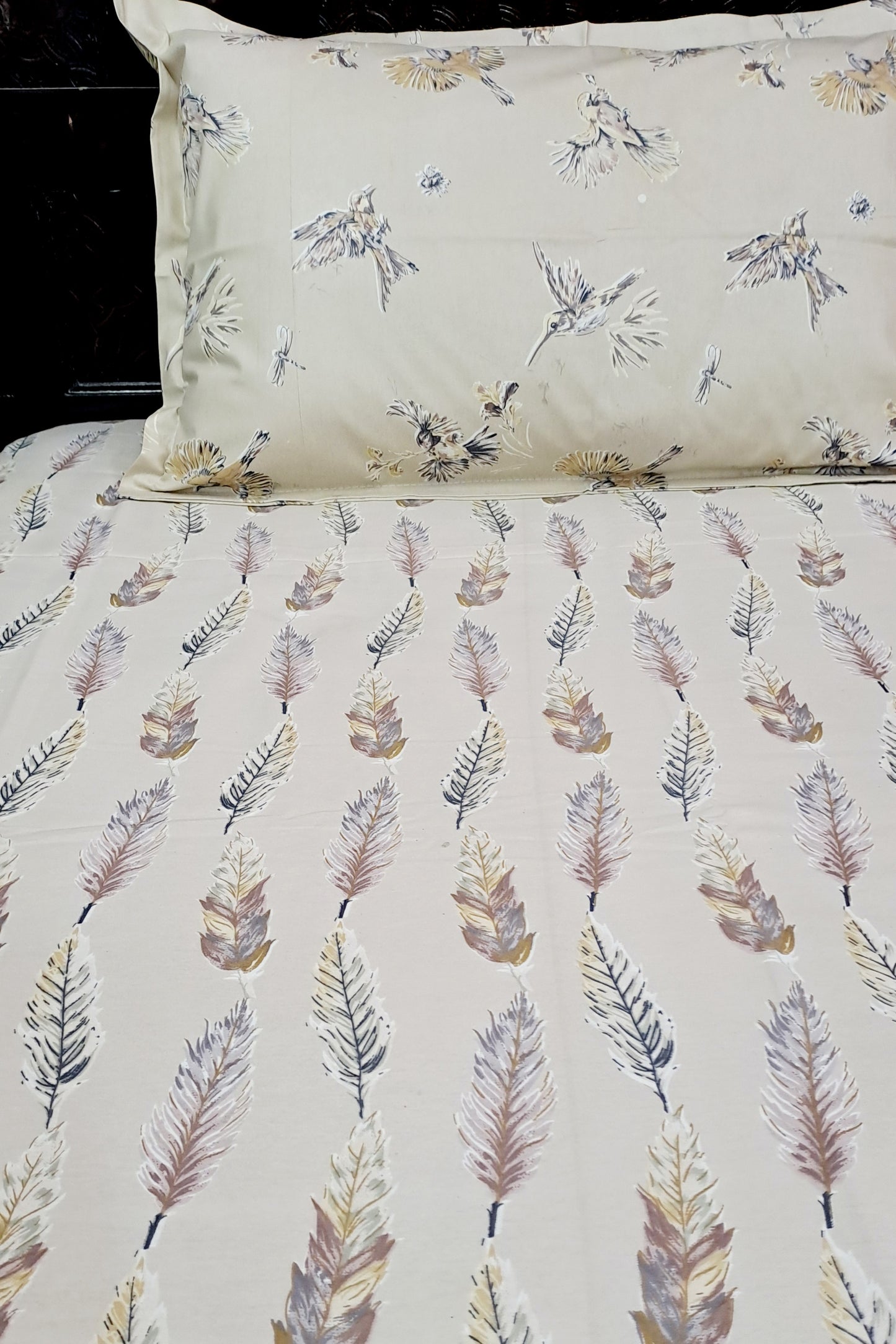 Romeo 100% Cotton Double Bedsheet King Size- Off White Feather