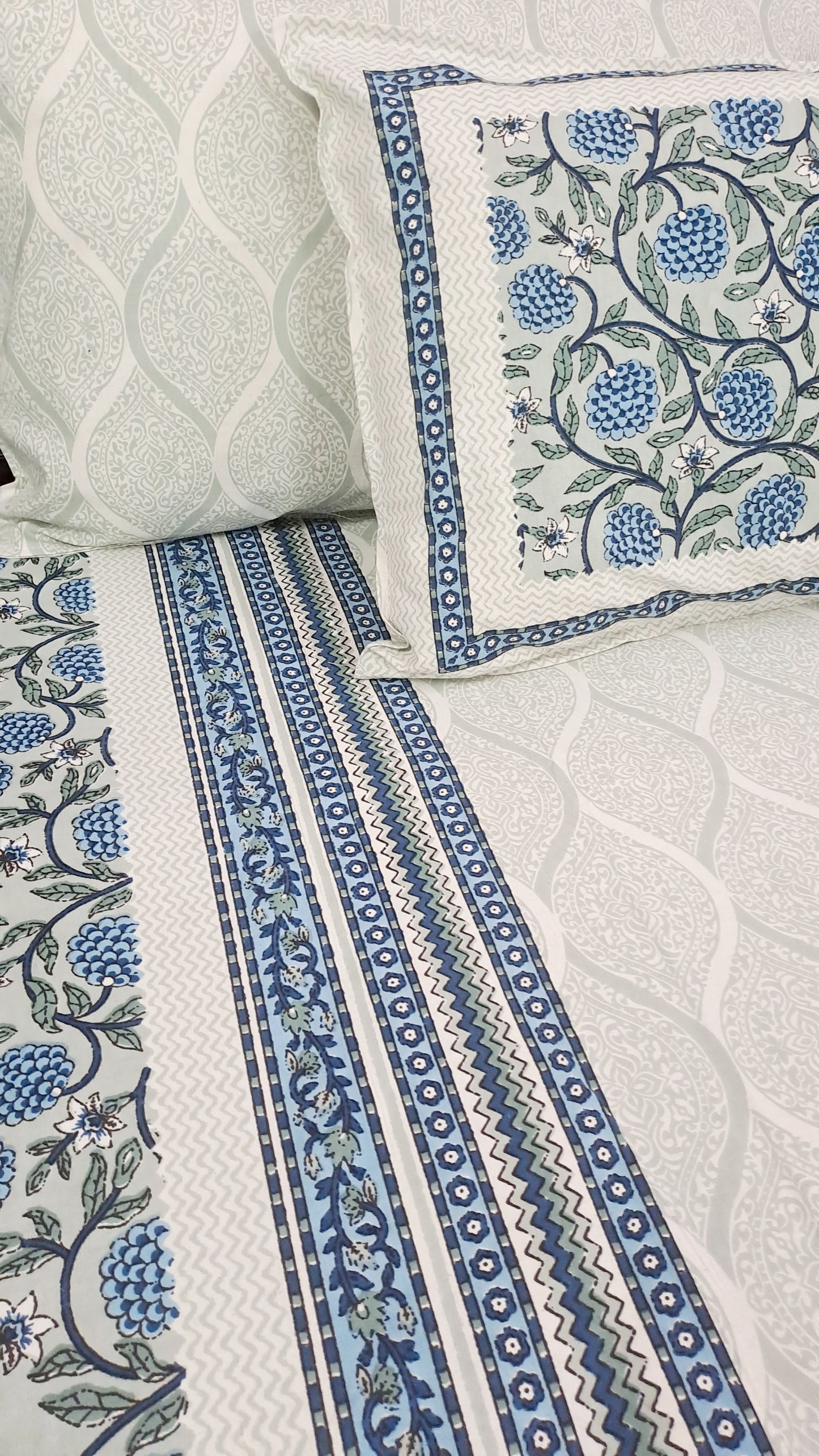 Gul Bagh Wavy Pure Cotton Double Bedsheet - Blue