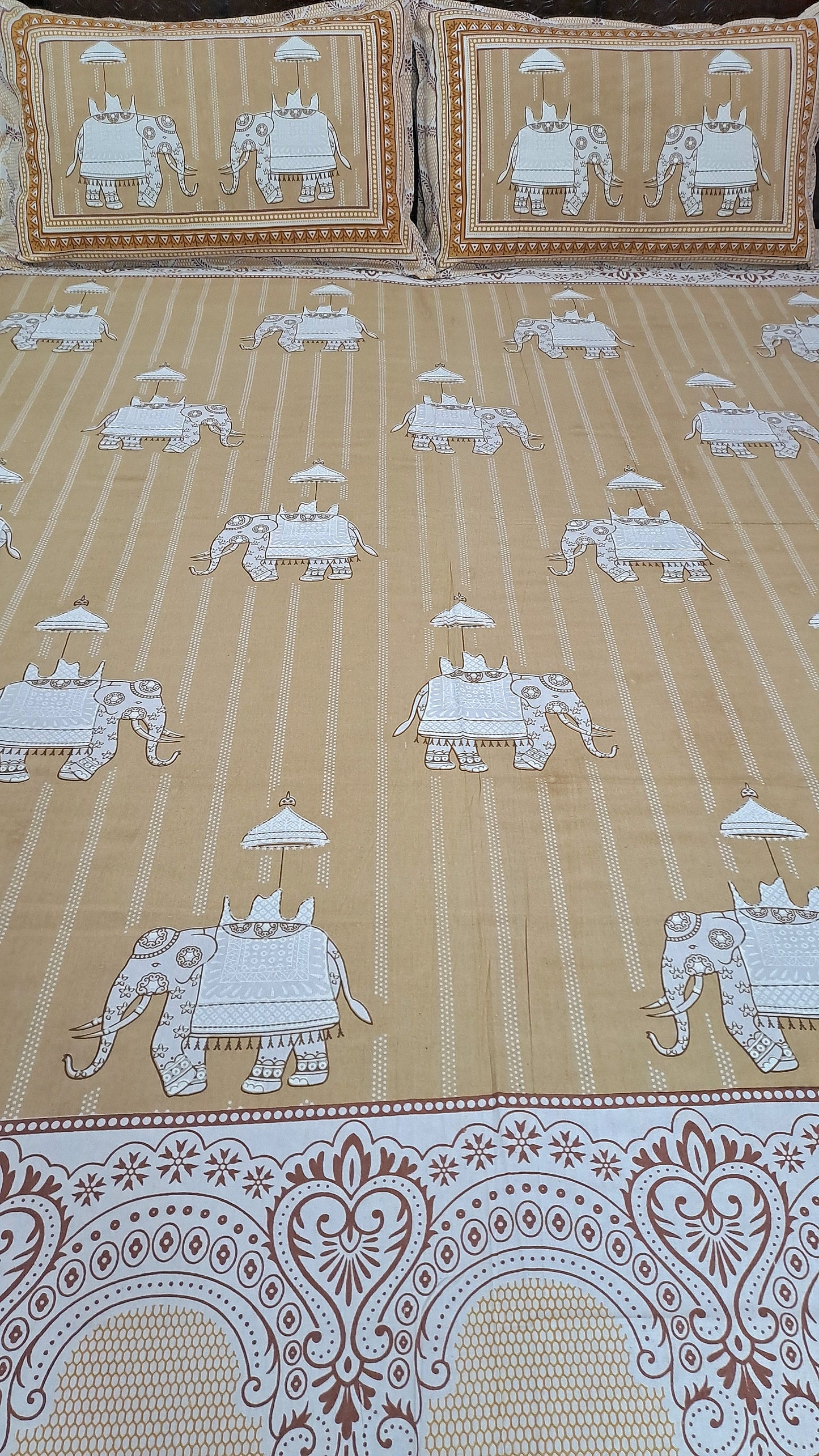 Gulabi Nagri Haathi Pure Cotton Double Bedsheet - Yellow