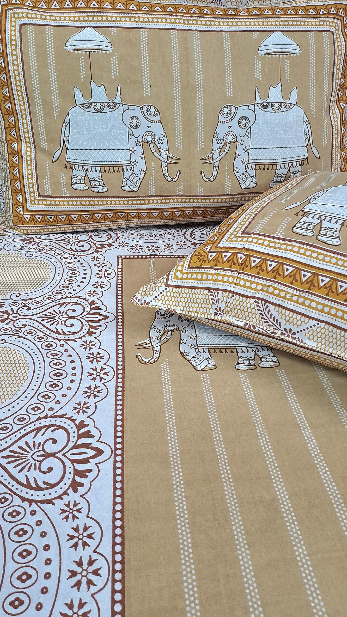 Gulabi Nagri Haathi Pure Cotton Double Bedsheet - Yellow