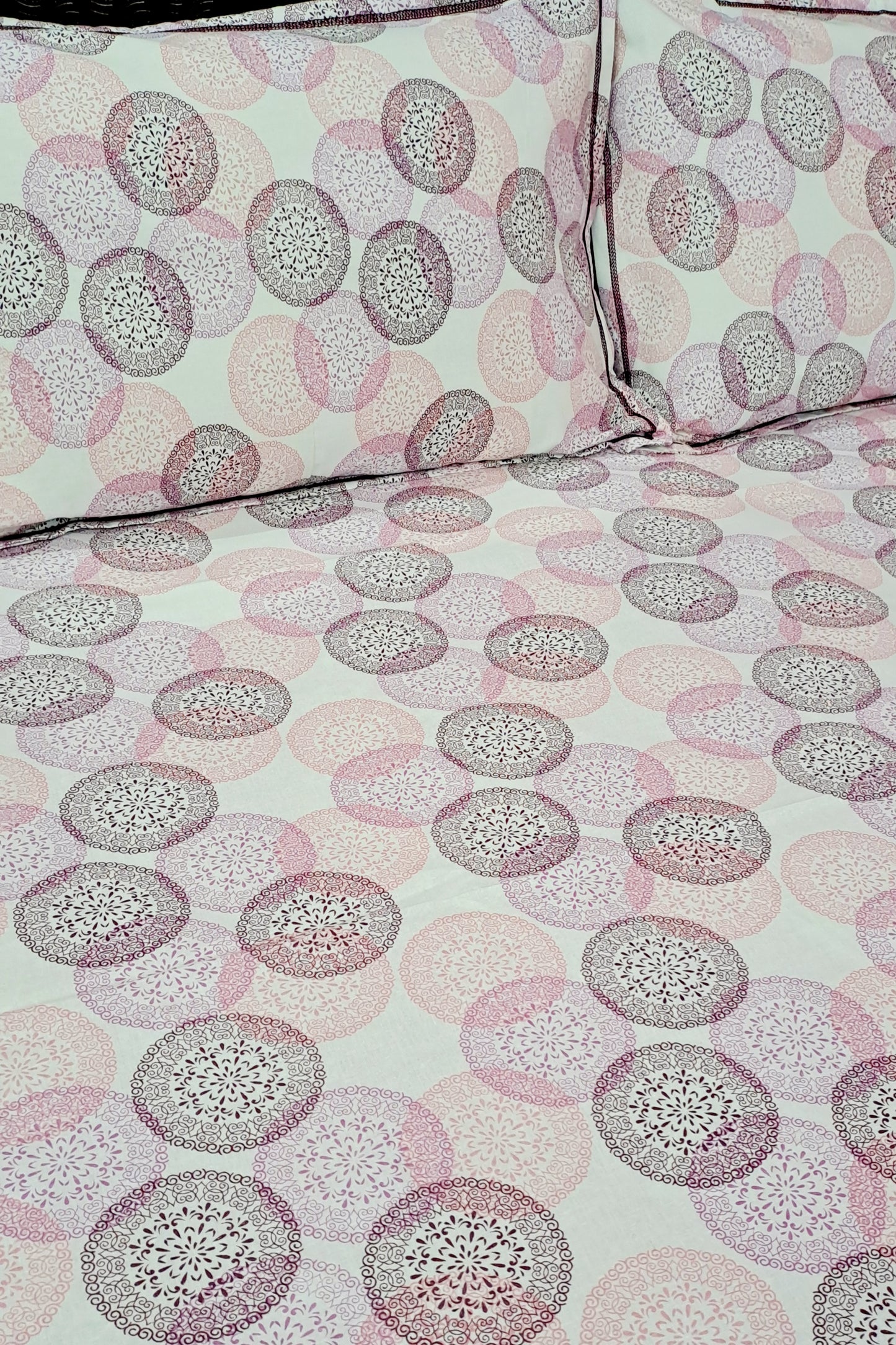 Viva Pure Cotton King Size Double Bedsheet- Pink Round