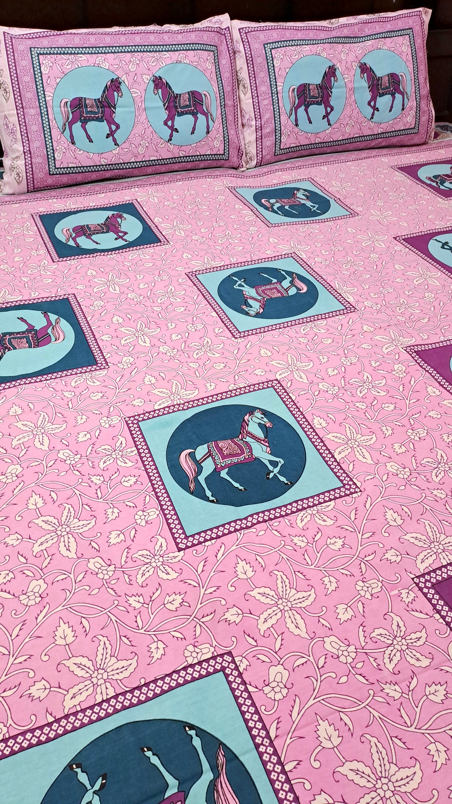 Palace Gold Horse Print Pure Cotton Double Bedsheet - Pink