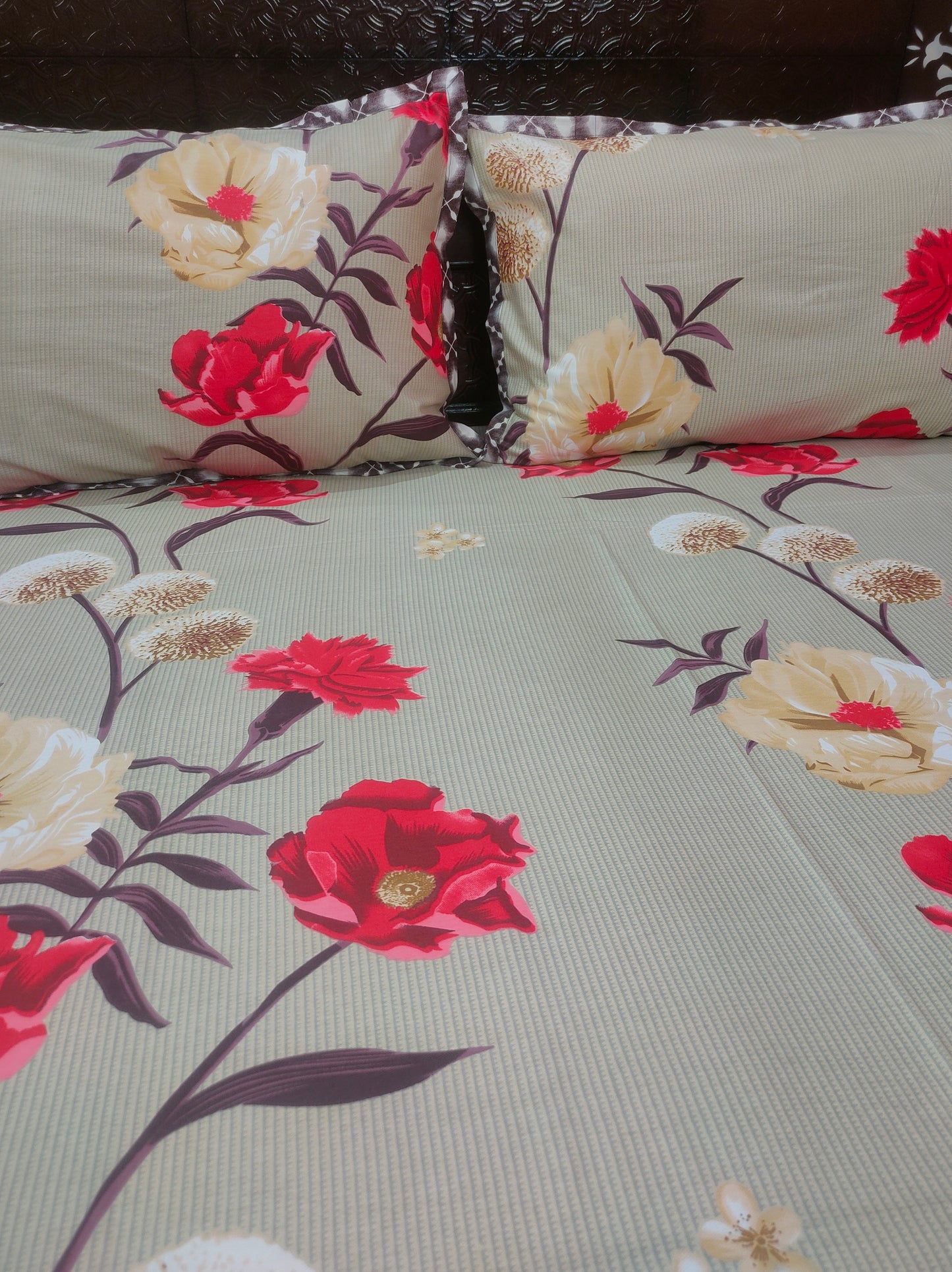 Rich look Floral Cotton Double Bedsheet - Off White