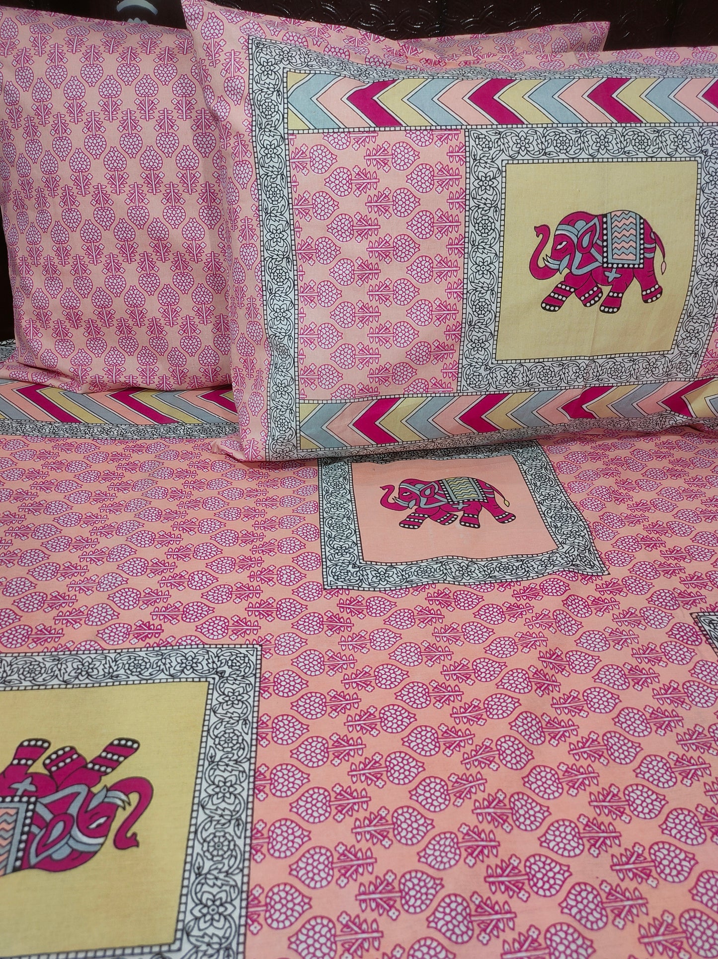 Palace Gold Elephant Print Pure Cotton Double Bedsheet - Pink