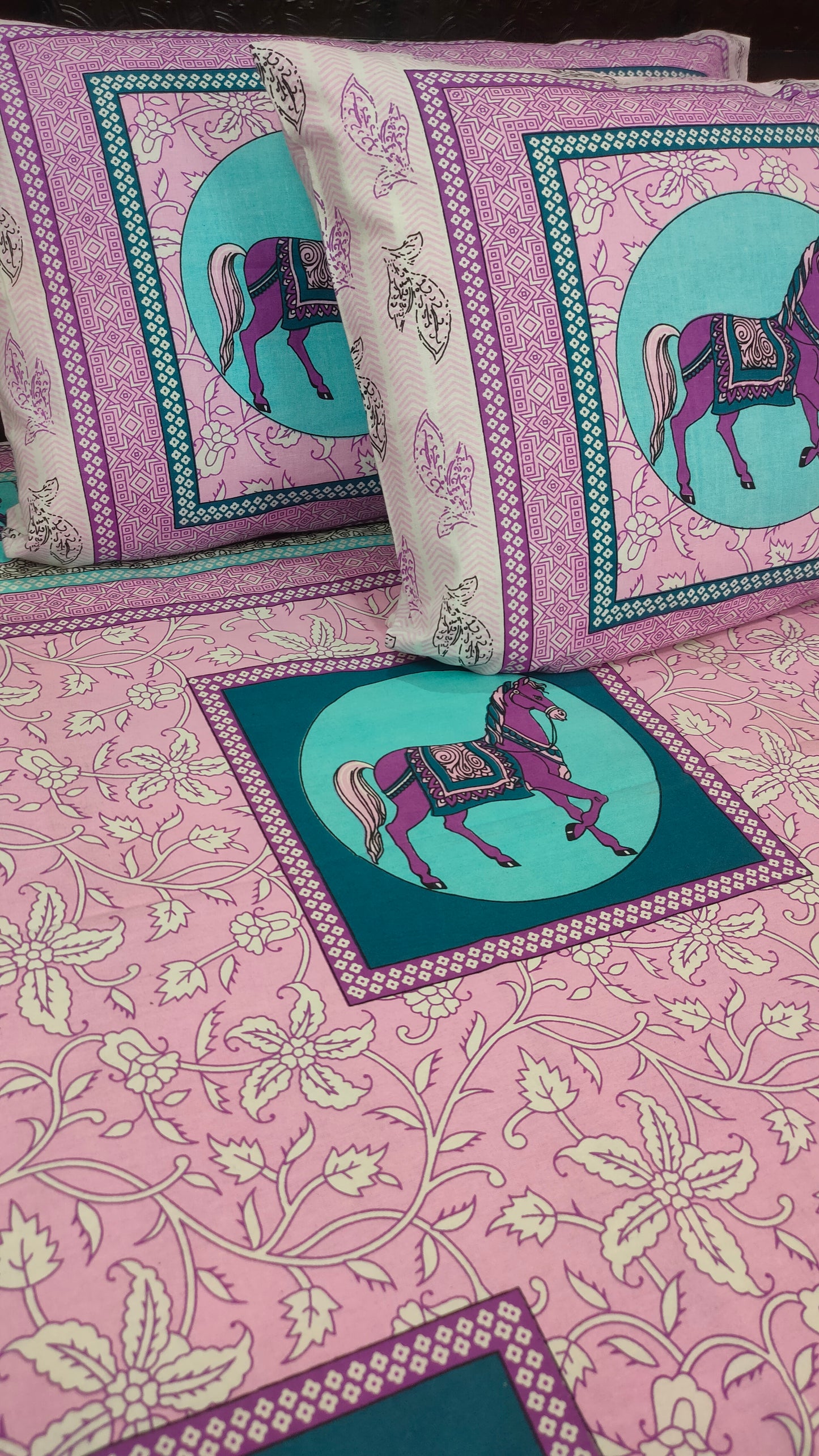 Palace Gold Horse Print Pure Cotton Double Bedsheet - Pink