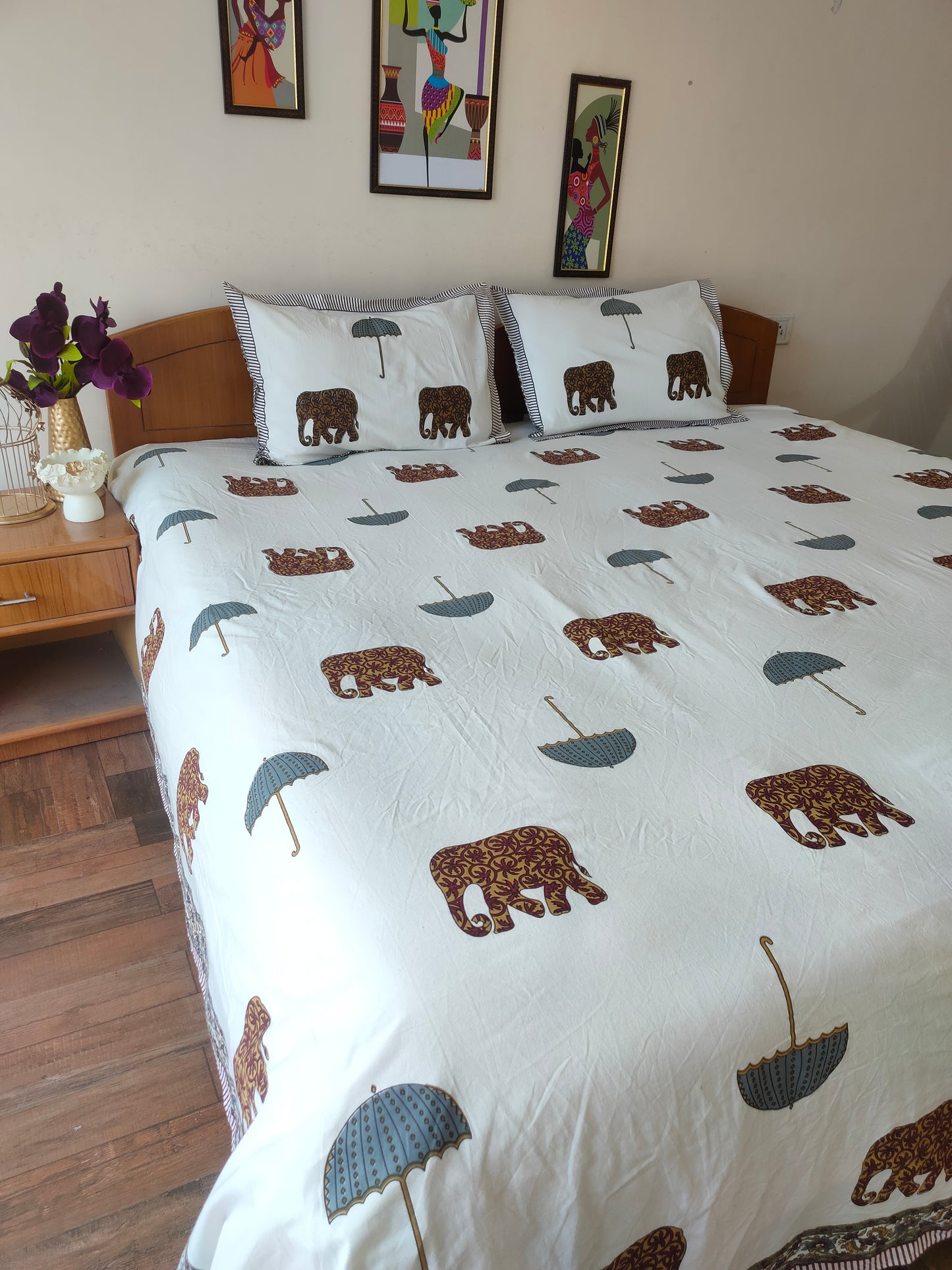 Royal Elephant Fine Cotton White Double Bedsheet