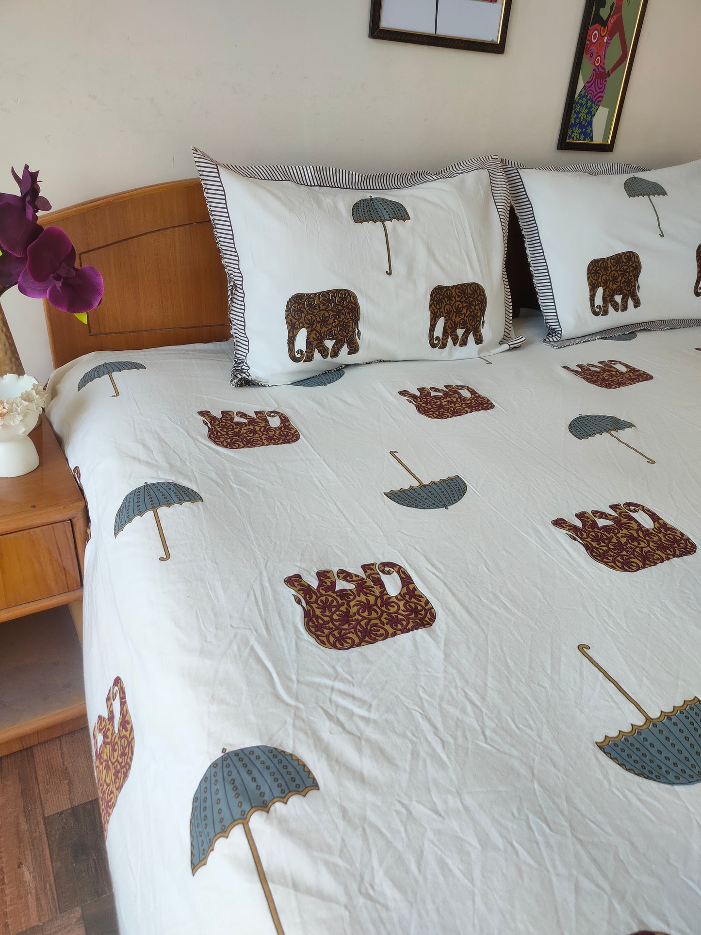 Royal Elephant Fine Cotton White Double Bedsheet