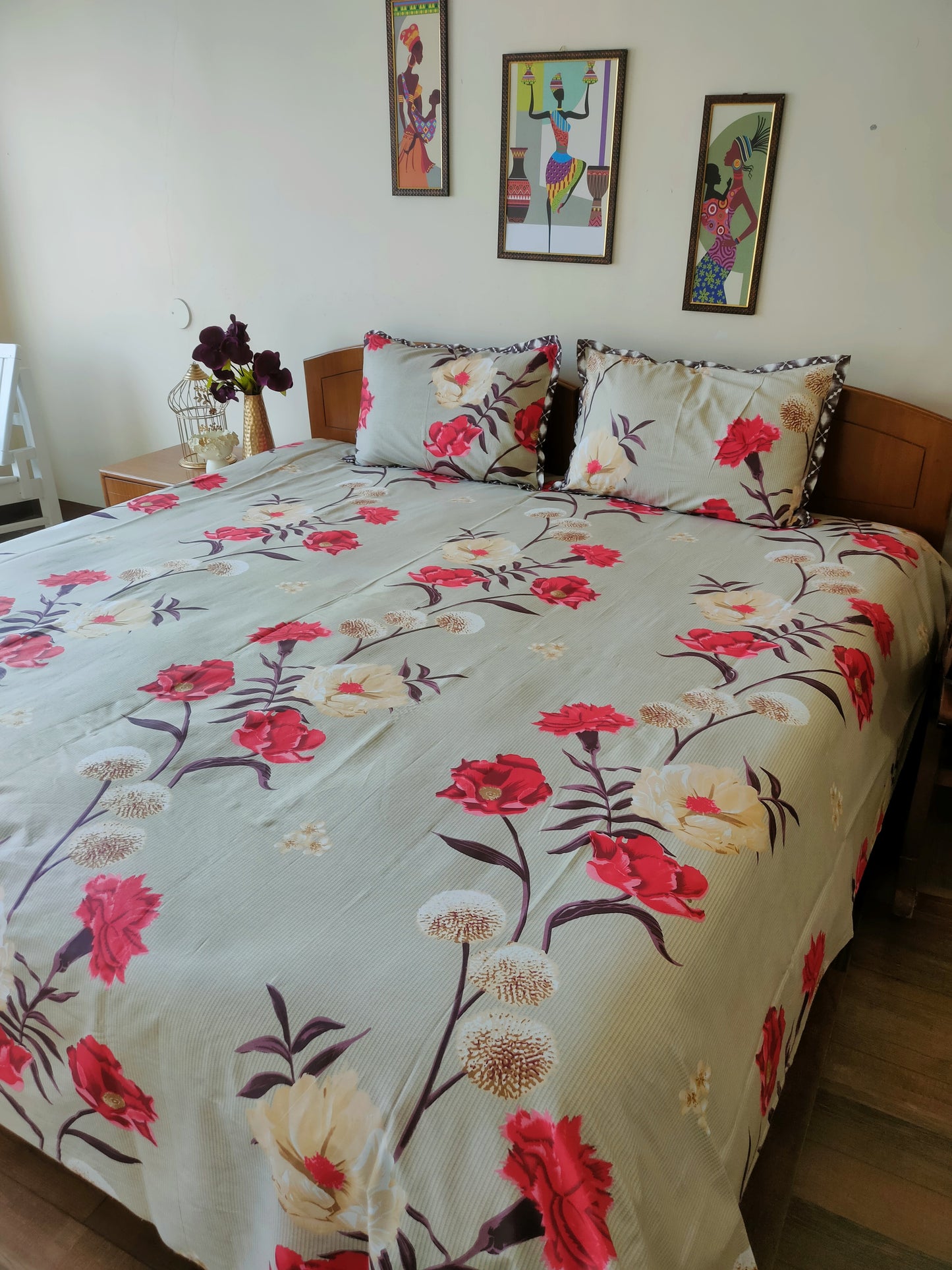 Rich look Floral Cotton Double Bedsheet - Off White